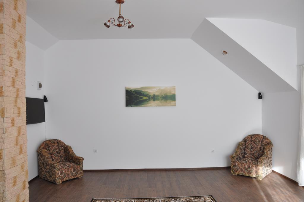Pensiunea La Ionica Dimbovicioara Luaran gambar